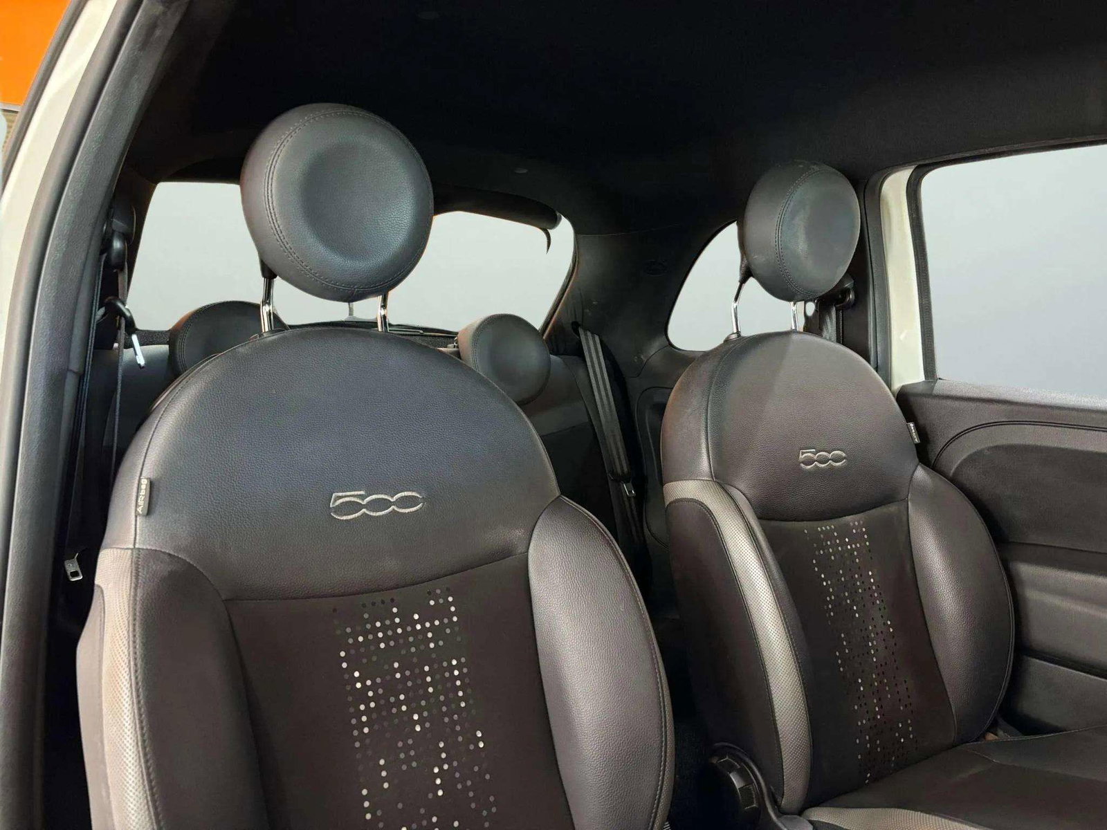 https://cdn-flexicar.caraffinity.it/public_appraisal_images_pro/images/stock/243193/pDov2qvzPS__WhatsApp Image 2026-04-14 at 11.50.00 (2).jpg